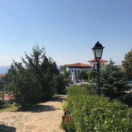 Apartment Breeze Nadezhda *