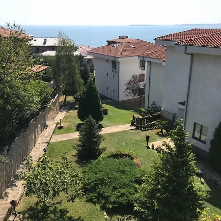 Breeze Nadezhda Apartment